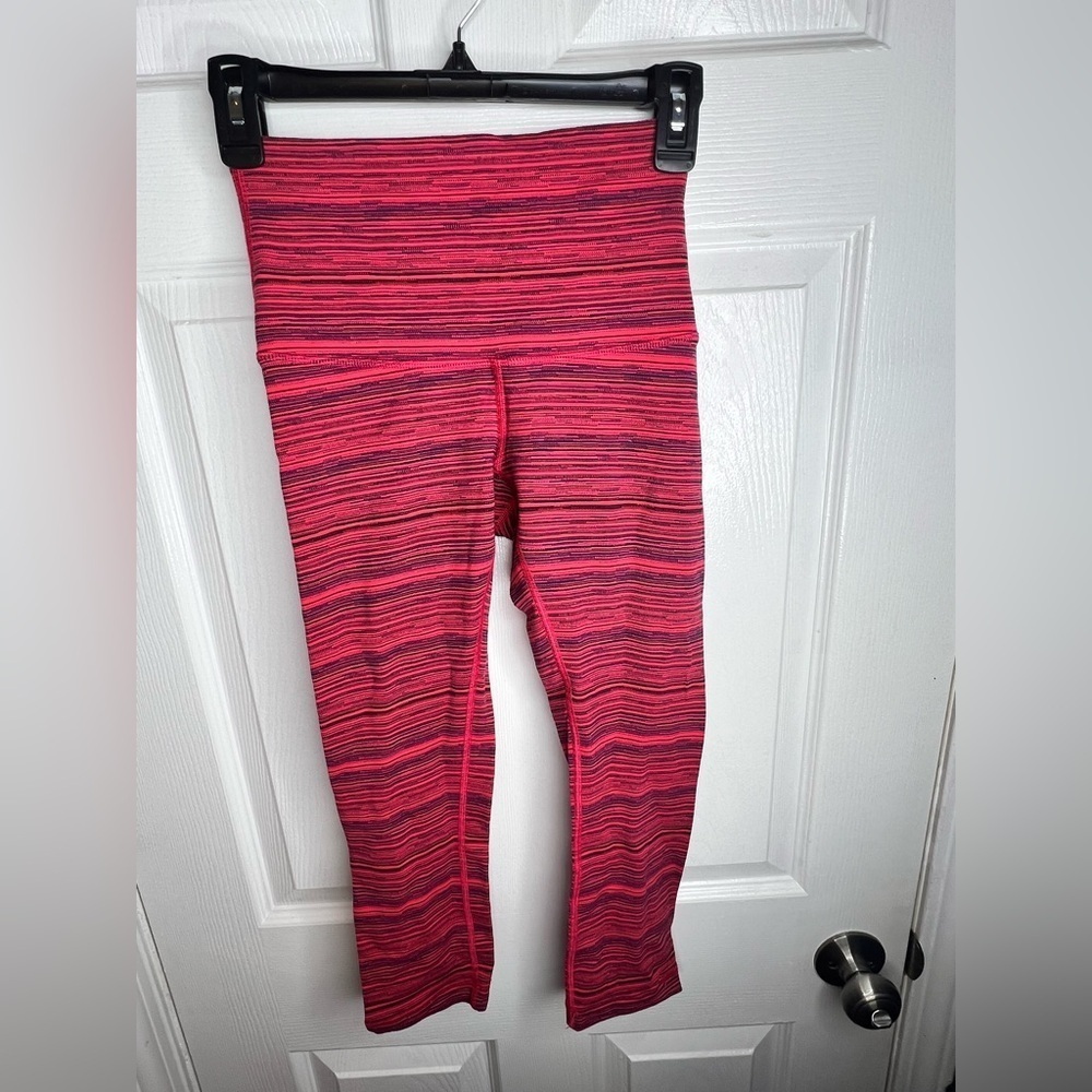 Lululemon Size 4 Wunder Under Crop Leggings Cyber Boom Juice Red Yoga Luon - Picture 15 of 16